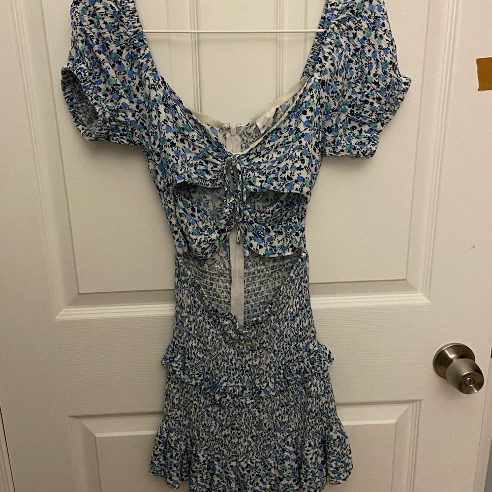 Super cute dress!